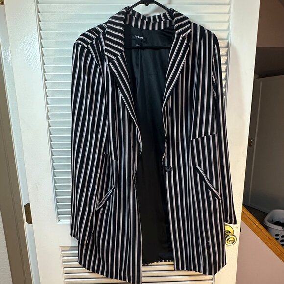 Torrid Black Pinstripe Longline Single-Button Blazer – Women’s Size 1X - Picture 1 of 12